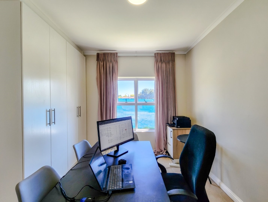 1 Bedroom Property for Sale in Bellair Western Cape